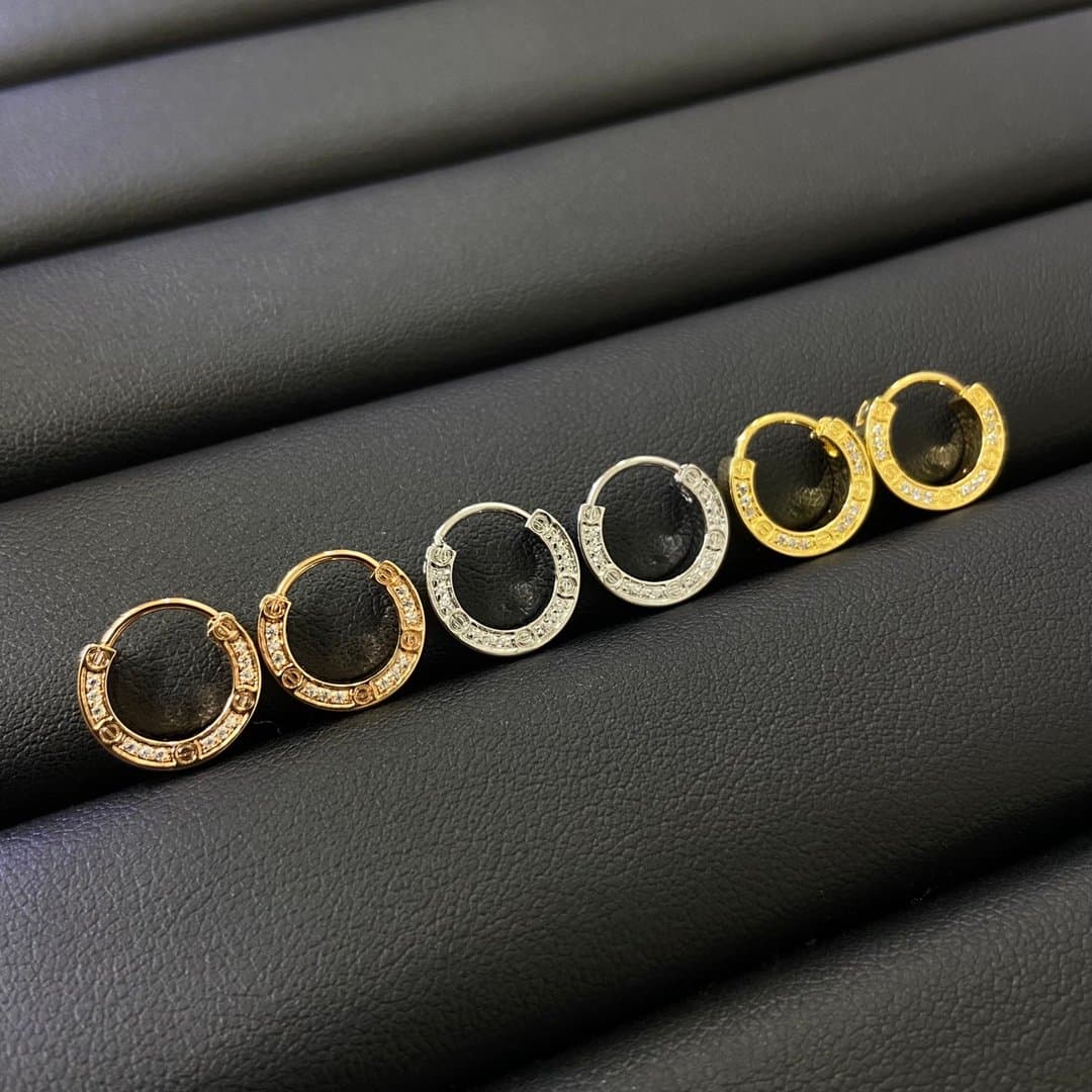 Diamond-filled round earrings