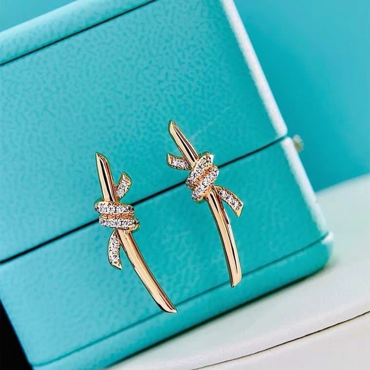 Knot earrings